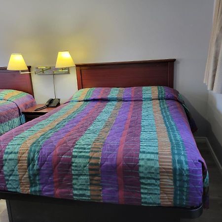 Knights Inn Кобург Экстерьер фото